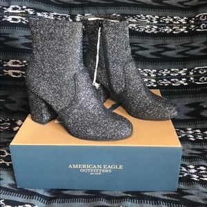 NWT❗️AE Black/Silver Sparkled Bootie US 8.5